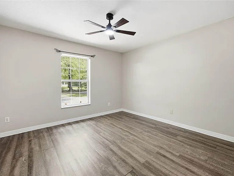 7050 NE State Road 121 — Photo 26