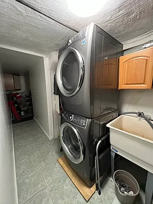 Rented by 18 REALTY | media 9