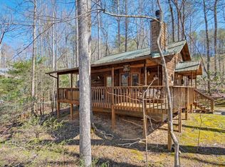 212 Whaley Dr, Gatlinburg, TN 37738
