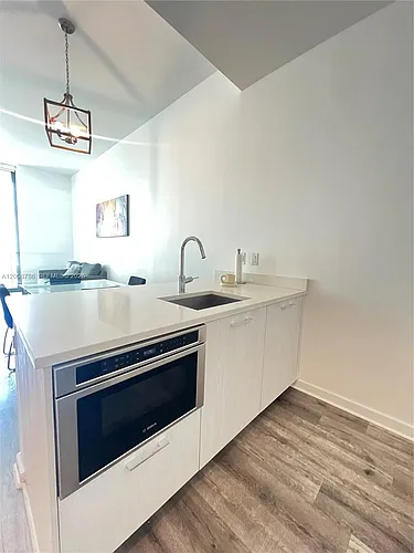 501 NE 31st St #202 Photo 1