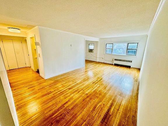 4th image of 380 McLean Ave APT 2B