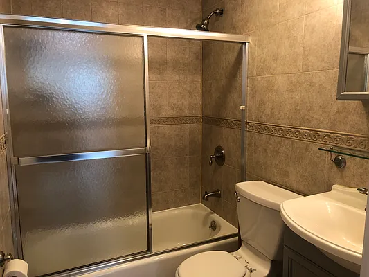 Rented by R New York | media 24