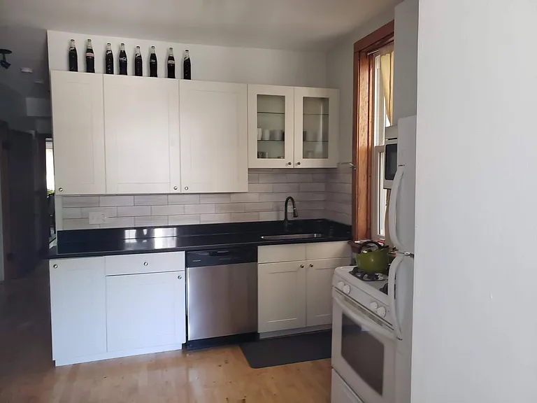 1318 W Cornelia Ave #2 — Photo 6