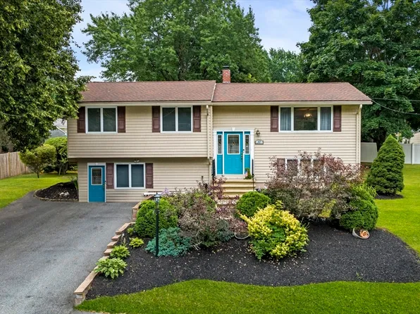 52 Glen Dr, Peabody, MA 01960