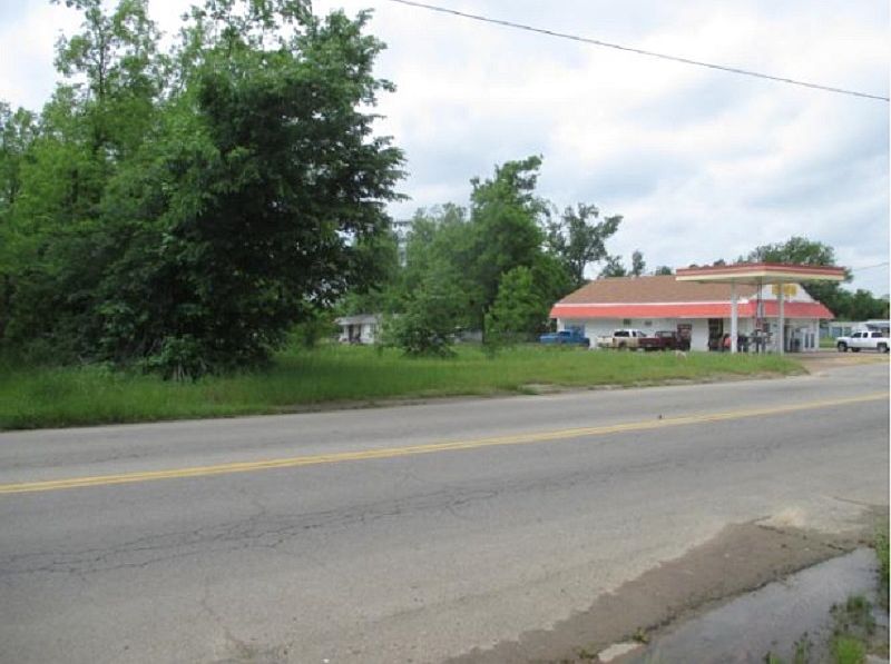 2nd image of 2529 Logan Ave