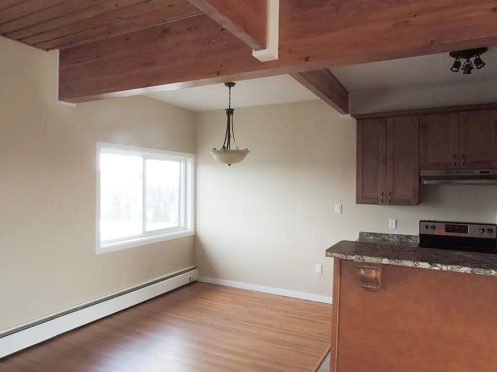 Cedar Tower — Photo 4