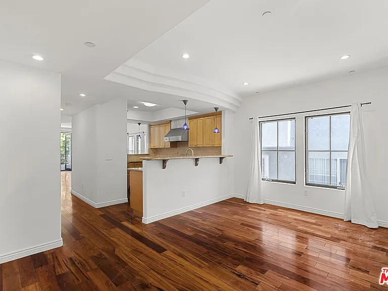 744 N Alfred St #104 — Photo 14