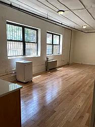 Rented by R New York