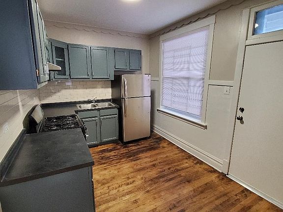 5th image of 3402 W Lyndale St Floor 1