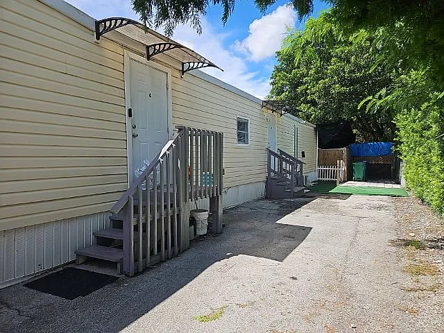 1500 SW 131st Pl — Photo 2
