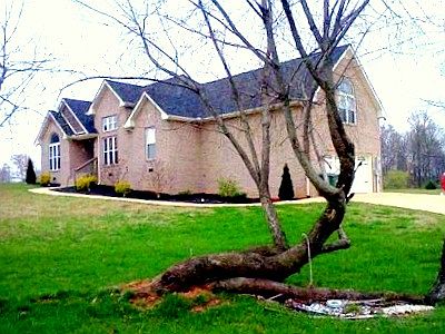 Beautiful Home on 4.8 acers