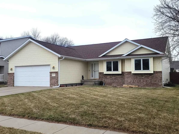 1510 16th Ave, Kearney, NE 68845