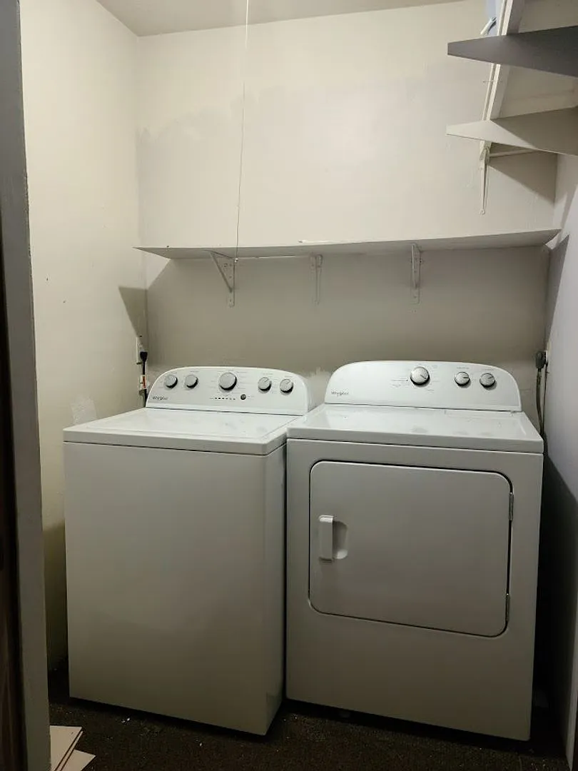 Beautifully Remodeled 2 bedroom/2 bath in Rockwood! — Photo 3