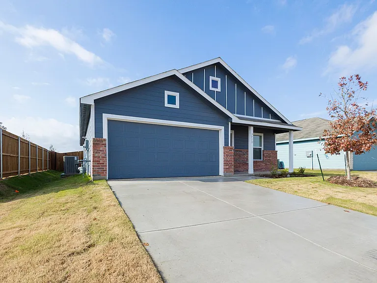 7713 Gus Wilson Dr — Photo 2