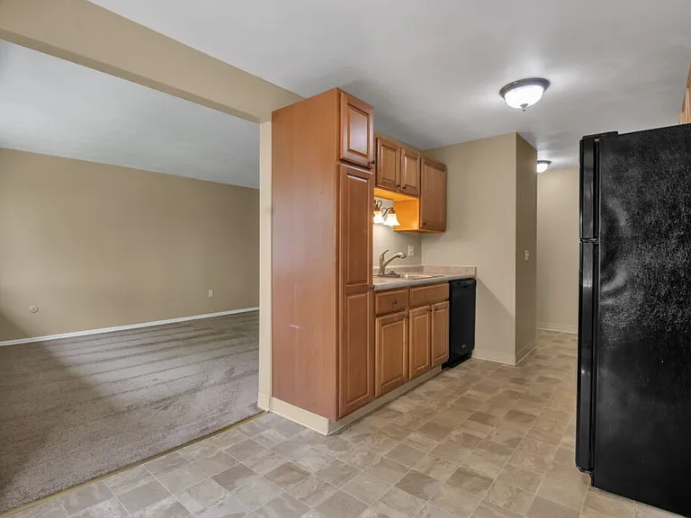 Geneseo Heights — Photo 12
