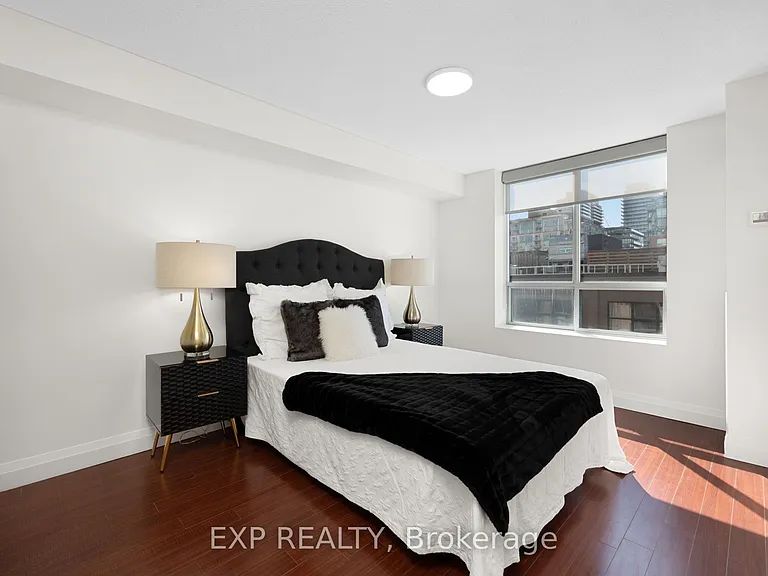 311 Richmond St E #802 — Photo 22