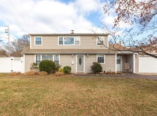 141 Kinsella Ave, Massapequa Park, NY 11762