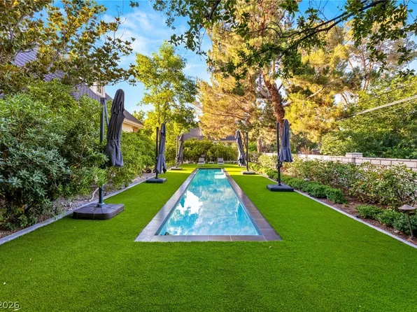 3001 Astoria Pines Cir, Las Vegas, NV 89107