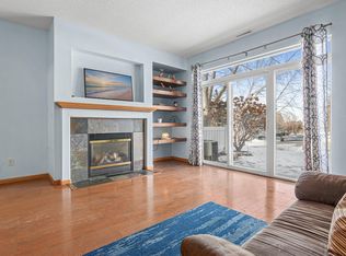 1035 Providence Dr, Shakopee, MN 55379