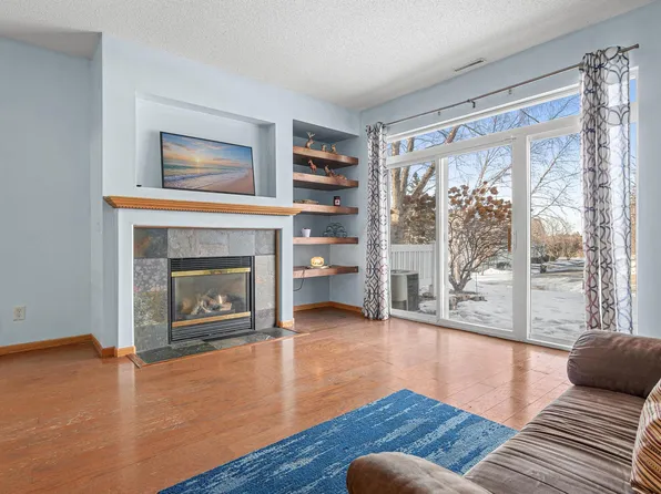 1035 Providence Dr, Shakopee, MN 55379