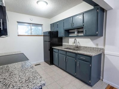 255 N Michigan St APT 12, Lawrence, KS, 66044