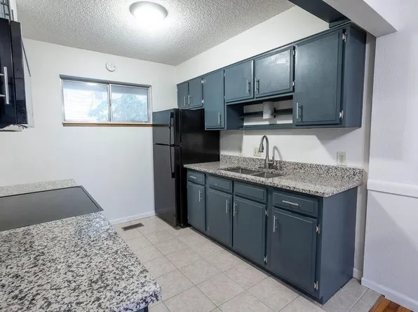 255 N Michigan St APT 12, Lawrence, KS 66044