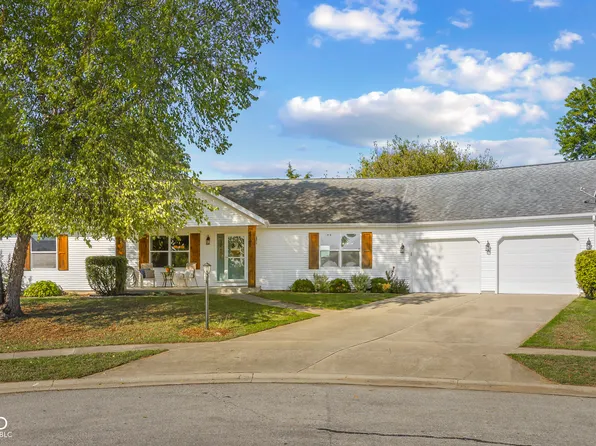 4740 Blue Cedar Ct, Columbus, IN 47201