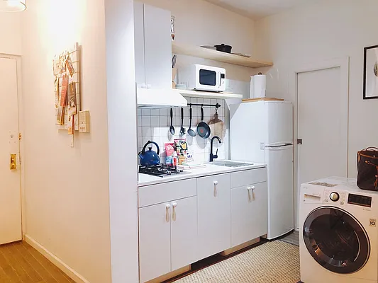 Rented by Douglas Elliman | media 21