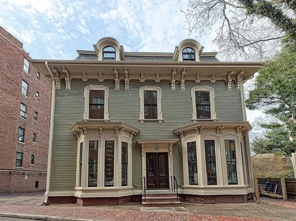 44 Follen St, Cambridge, MA 02138