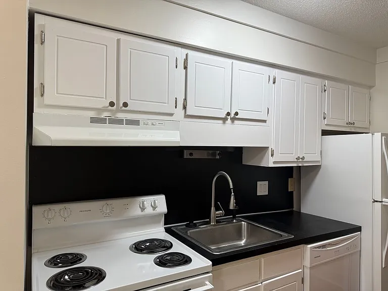 230 13th Avenue Pl NW #15 — Photo 40