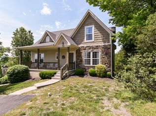 155 Canyon Xing, Hollister, MO 65672
