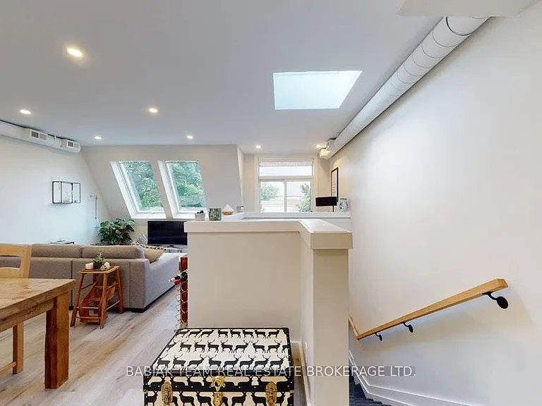 57 Vine Ave #301 — Photo 2