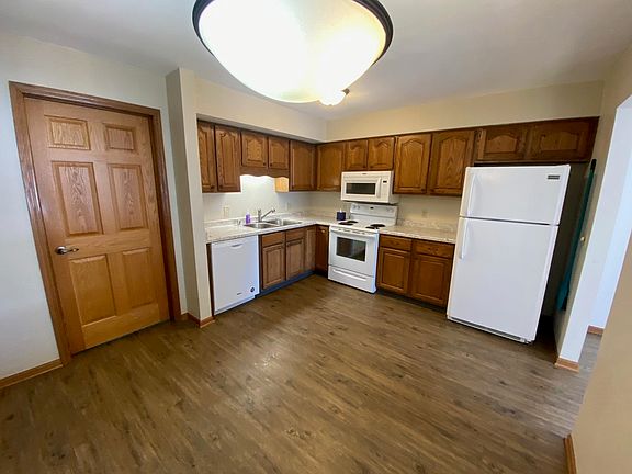 4th image of 1420 Canyon Dr