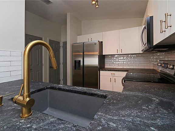 5th image of 2032 Braxton St