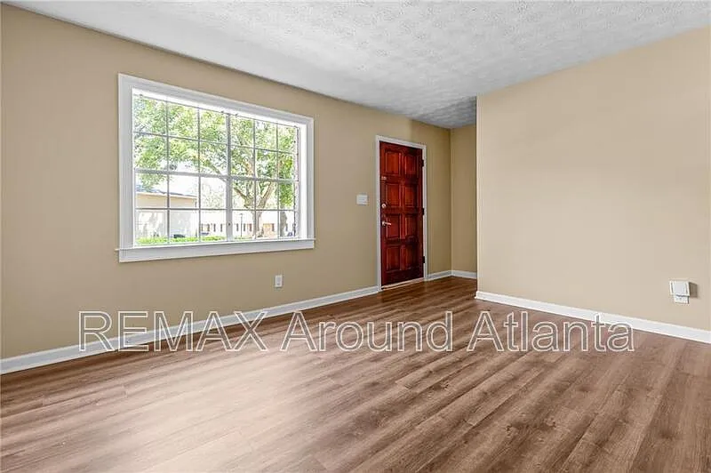 2 bed, 1.5 bath, 1080 sqft, $1,595 — Photo 4
