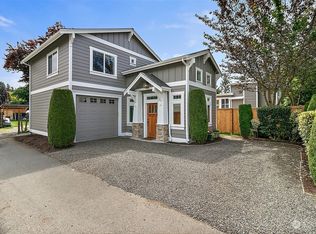 610 10th Ave #B, Kirkland, WA 98033