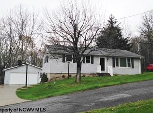 33 Lakeland Park Dr, Bridgeport, WV 26330