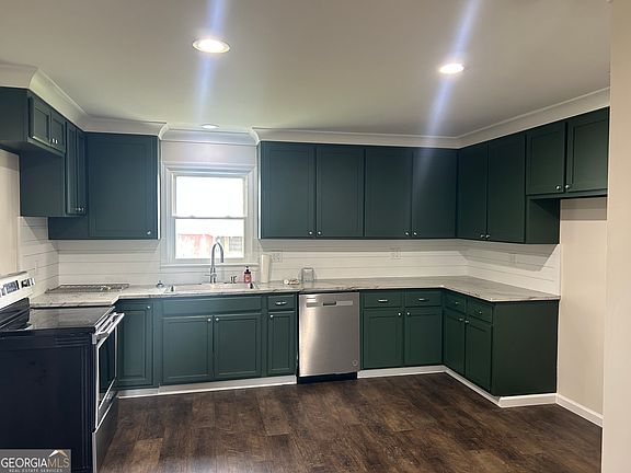 4th image of 360 Warren Rd NE