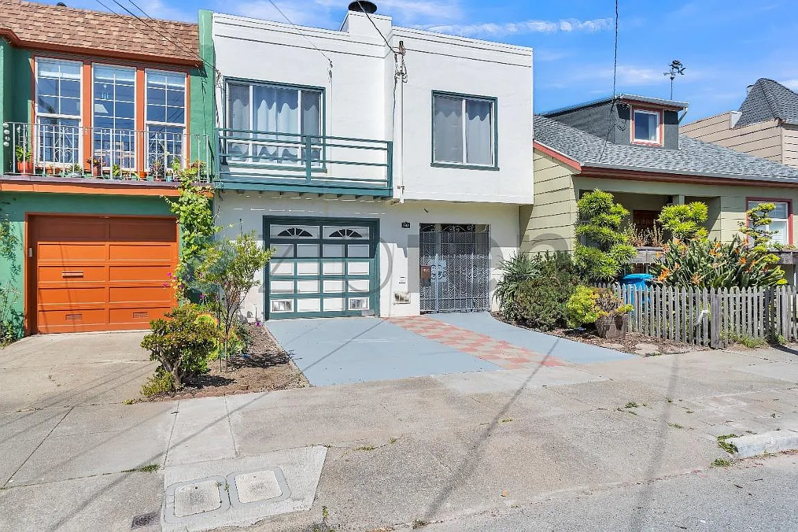 Building Photo - 1667 47th Ave