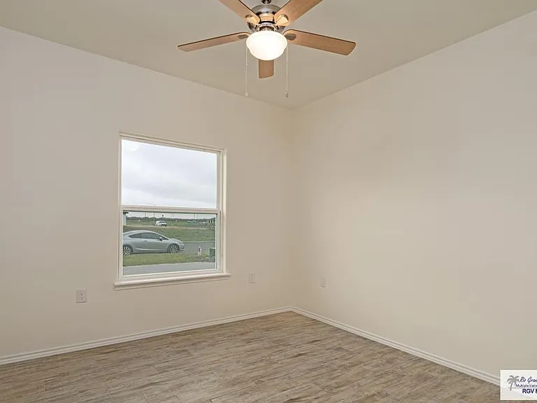 2114 E Valley Cir #B — Photo 9