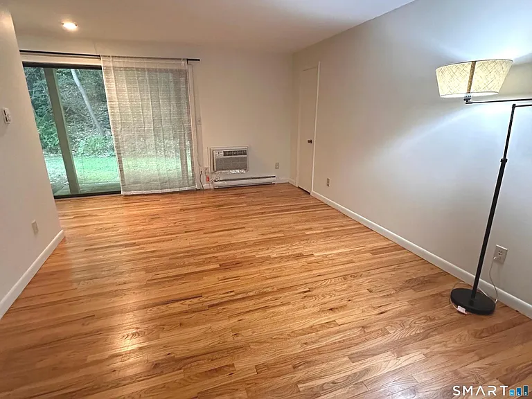 1634 Farmington Ave #2 — Photo 16