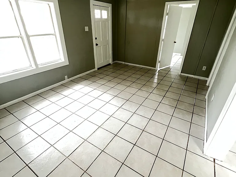 4780 N 9th Ave — Photo 15