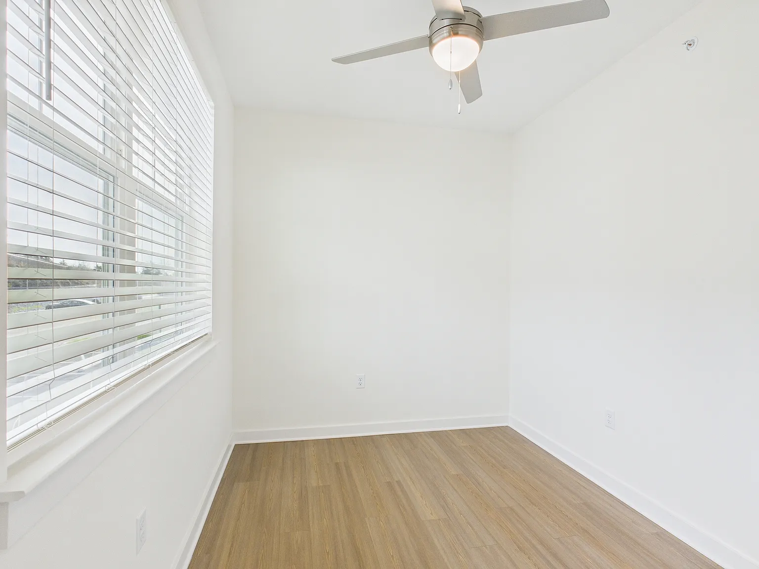 2 bed, 1267 sqft, $1,749 — Photo 4