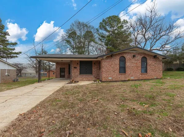 1668 Stonewall St, Mc Kenzie, TN 38201