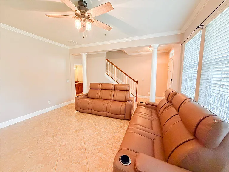 5489 Baldwin Park St — Photo 19