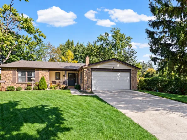 317 Beech Ct, Naperville, IL 60540