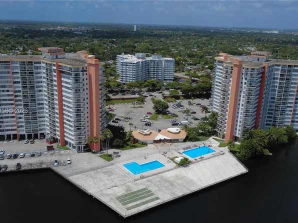 1351 NE Miami Gardens Dr APT 422E, Miami, FL 33179