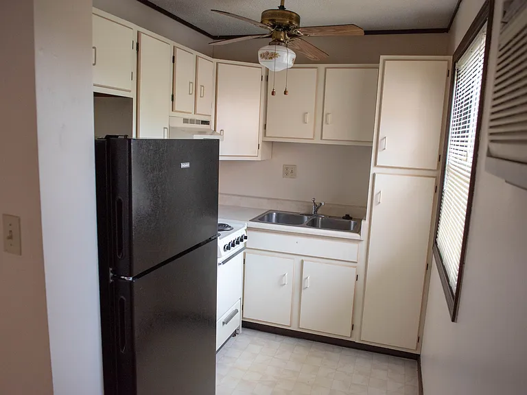 Cedar Point Apartments — Photo 3