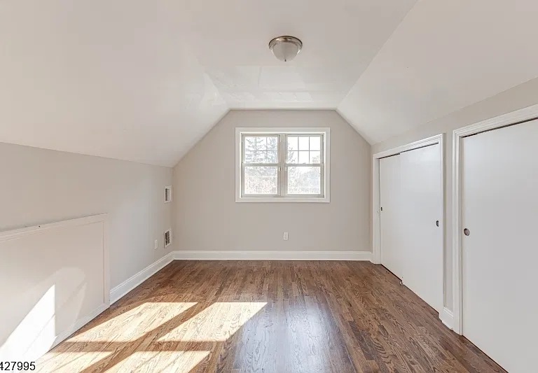 35 Burnside Ave #B — Photo 21