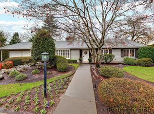 7220 SW Willowmere Dr, Portland, OR 97225
